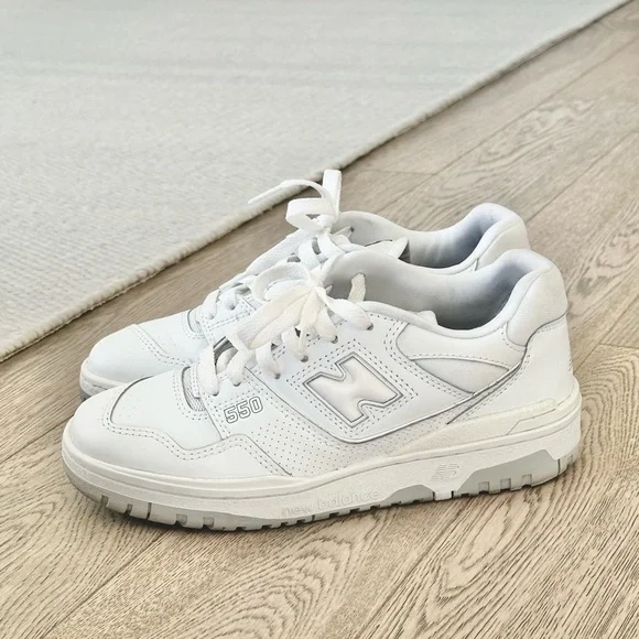 White New Balance 550 Sneakers - Picture 1 of 9